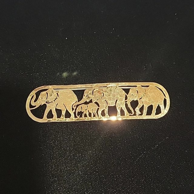 Wild Bryde Elephant Brooch Full-Body, Pairs & Families, Species Photo - Unofficial Wild Bryde Collector's Guide