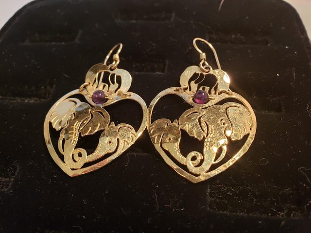 Wild Bryde Elephant Earrings Pairs & Families - Unofficial Wild Bryde Collector's Guide