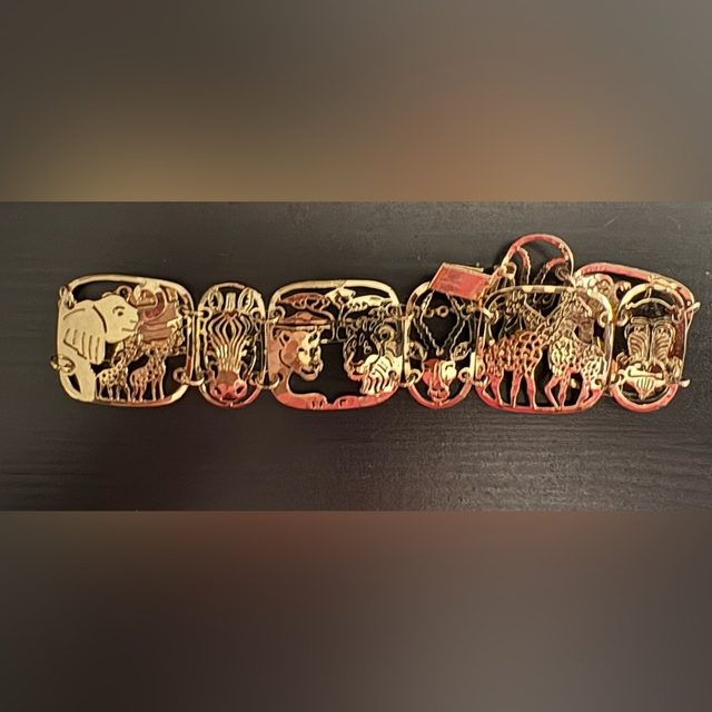Wild Bryde Elephant & Giraffe & Zebra & Lion & Rhino & Antelope & Monkey Bracelet Framed, Full-Body, Pairs & Families - Unofficial Wild Bryde Collector's Guide