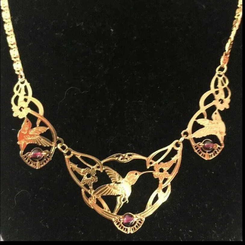 Wild Bryde Anna's Hummingbird Necklace Full-Body, Framed, Landscape - Unofficial Wild Bryde Collector's Guide