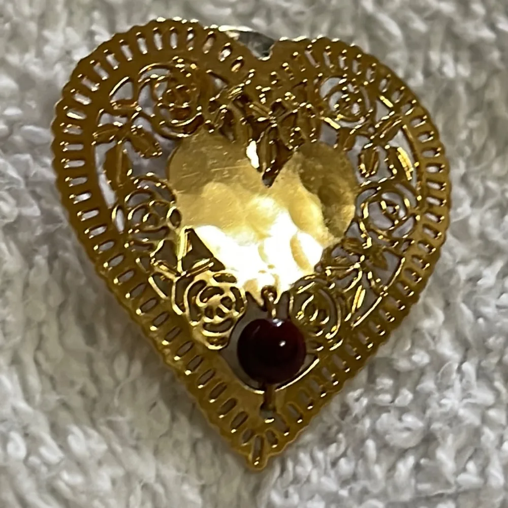 Wild Bryde Heart Earrings, Pin Beading, Hallmark Photo - Unofficial Wild Bryde Collector's Guide